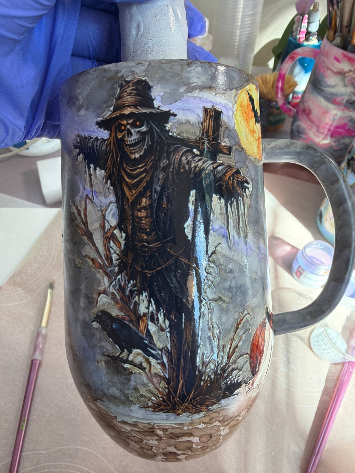 Spooky scarecrow 16 oz
